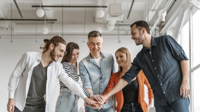 businesspeople-meeting-at-office-hand-shake